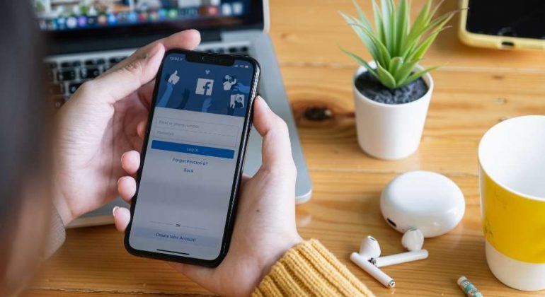 Mobile data usage - facebook