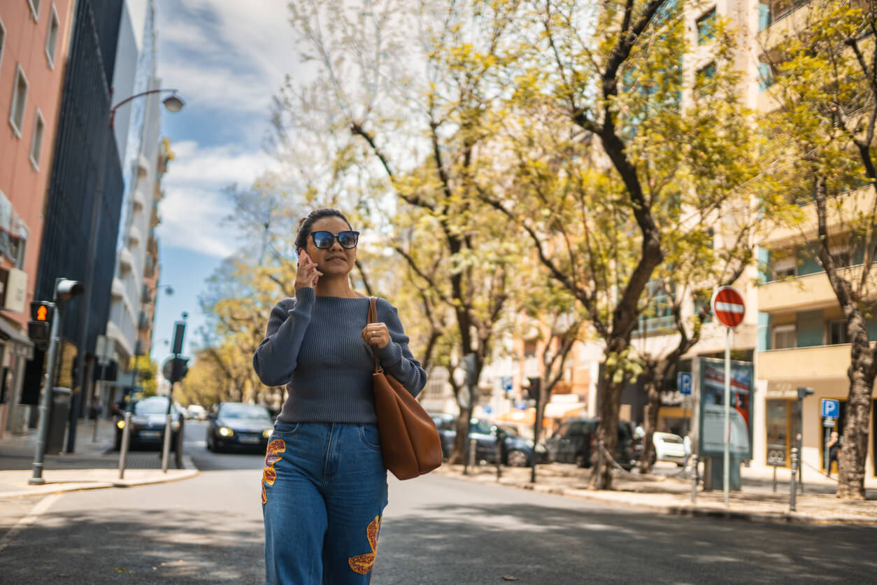 a women asking on a call that how to call Portugal