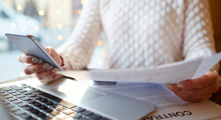 things to know before signing a cell phone contract